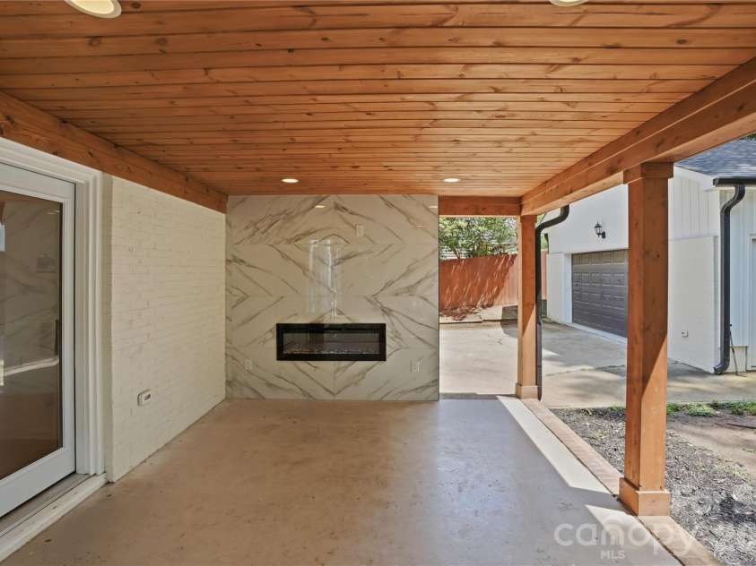 5910 Grosner Place, Charlotte, NC 28211.  MLS# CAR4383776, YatesRealty ID 25227. 