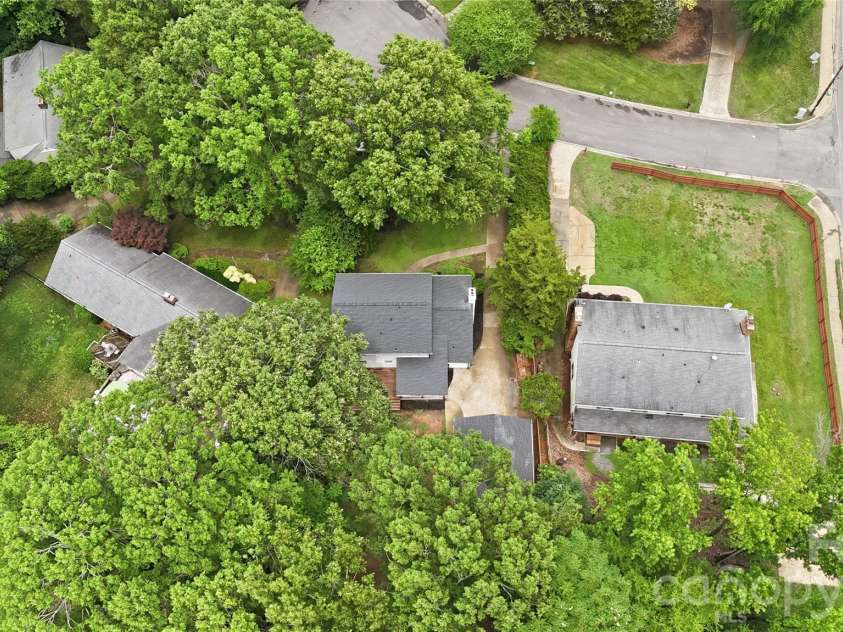 5910 Grosner Place, Charlotte, NC 28211.  MLS# CAR4383776, YatesRealty ID 25227. 