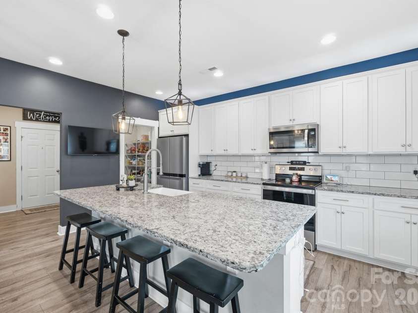 3774 Old Village Drive, Maiden, NC 28650.  MLS# CAR4381004, YatesRealty ID 25228. 