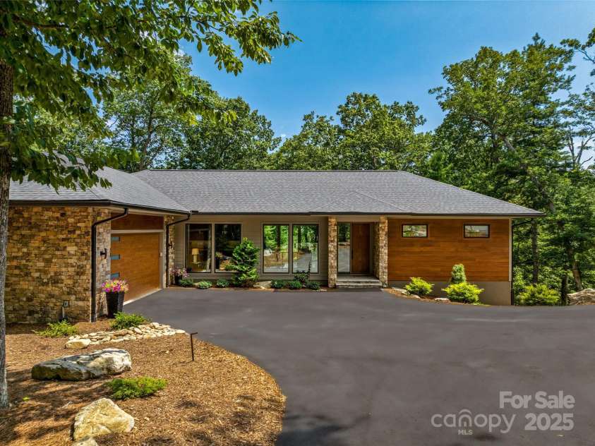 23 Haverhill Court, Flat Rock, NC 28731.  MLS# CAR4277775, YatesRealty ID 25229. 