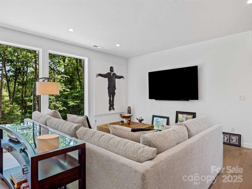 23 Haverhill Court, Flat Rock, NC 28731.  MLS# CAR4277775, YatesRealty ID 25229. 