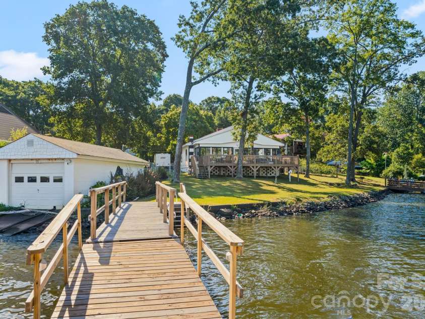 309 Shoreline Drive, Lexington, NC 27292.  MLS# CAR4335385, YatesRealty ID 2523. 