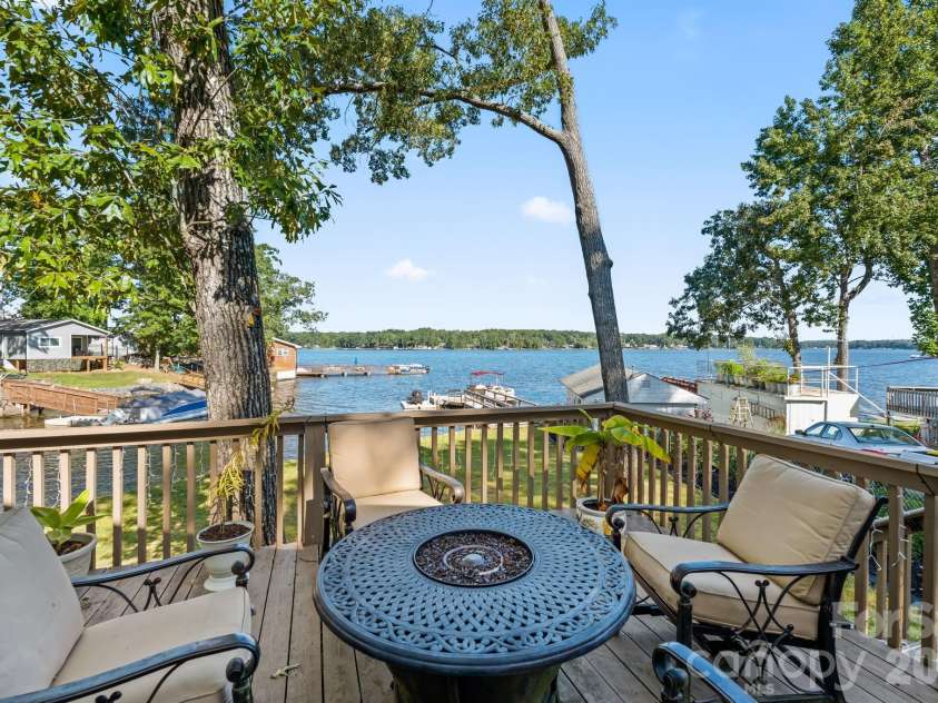 309 Shoreline Drive, Lexington, NC 27292.  MLS# CAR4335385, YatesRealty ID 2523. 