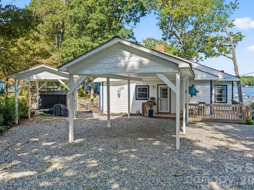 309 Shoreline Drive, Lexington, NC 27292.  MLS# CAR4335385, YatesRealty ID 2523. 