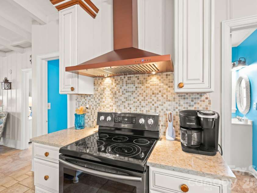 309 Shoreline Drive, Lexington, NC 27292.  MLS# CAR4335385, YatesRealty ID 2523. 