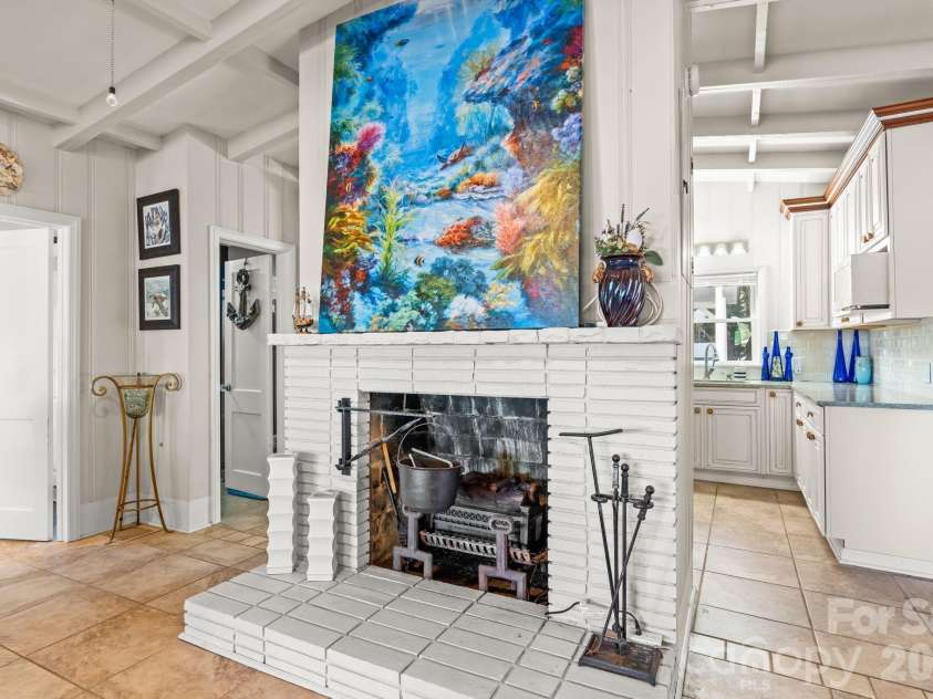 309 Shoreline Drive, Lexington, NC 27292.  MLS# CAR4335385, YatesRealty ID 2523. 