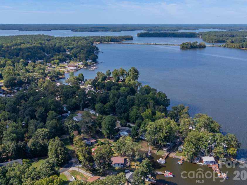 309 Shoreline Drive, Lexington, NC 27292.  MLS# CAR4335385, YatesRealty ID 2523. 