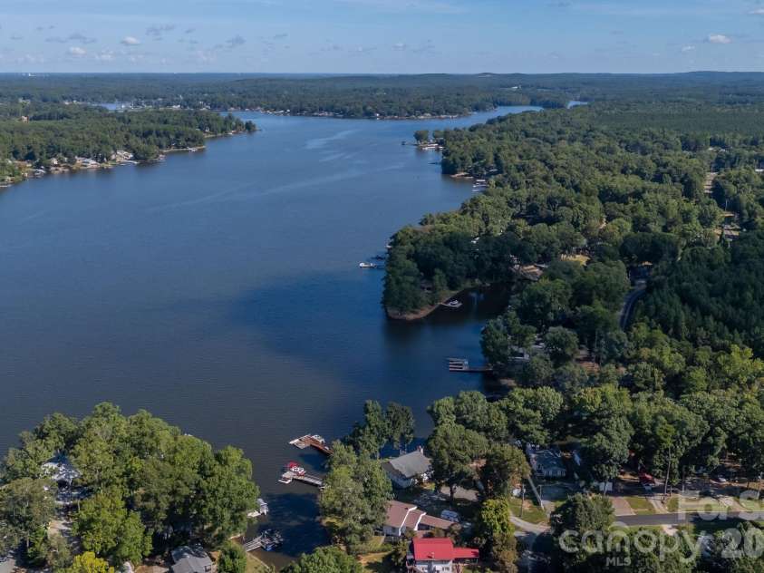 309 Shoreline Drive, Lexington, NC 27292.  MLS# CAR4335385, YatesRealty ID 2523. 