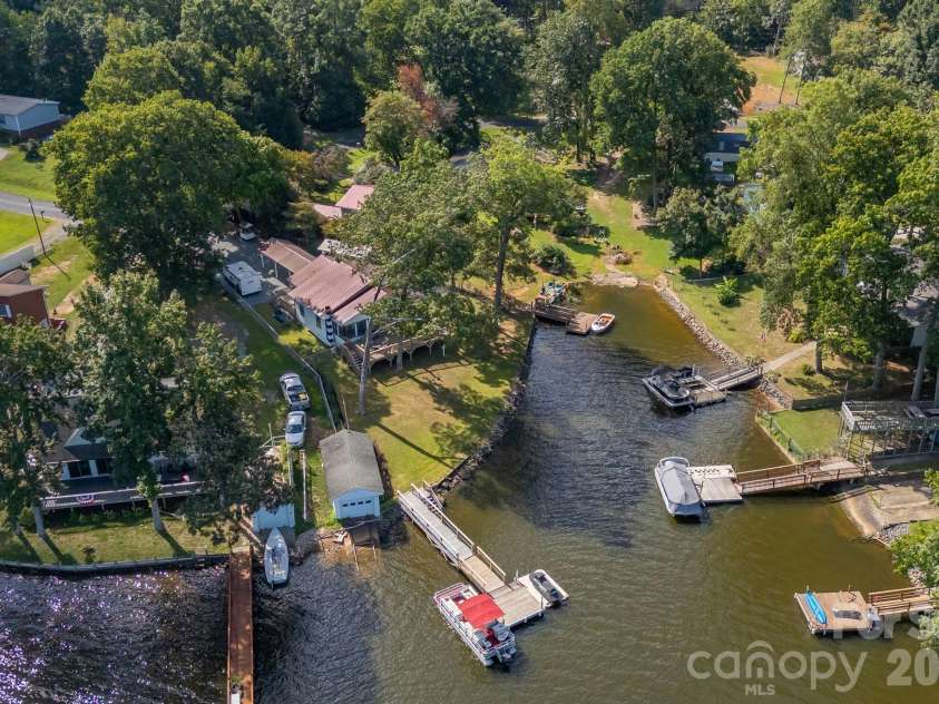 309 Shoreline Drive, Lexington, NC 27292.  MLS# CAR4335385, YatesRealty ID 2523. 