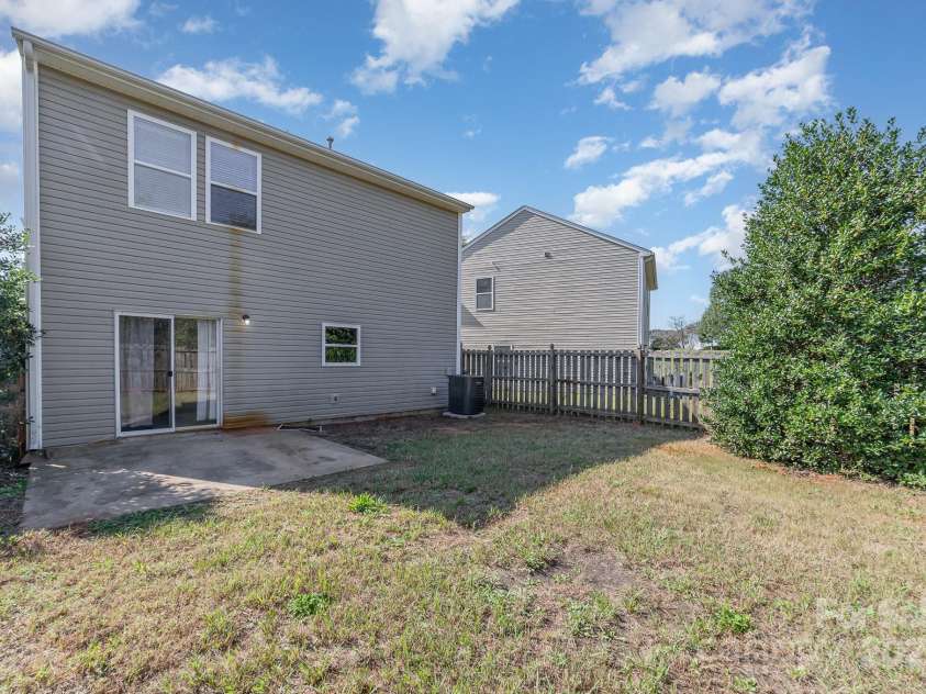 4803 Roxfield Lane, Charlotte, NC 28215.  MLS# CAR4189559, YatesRealty ID 2523. 