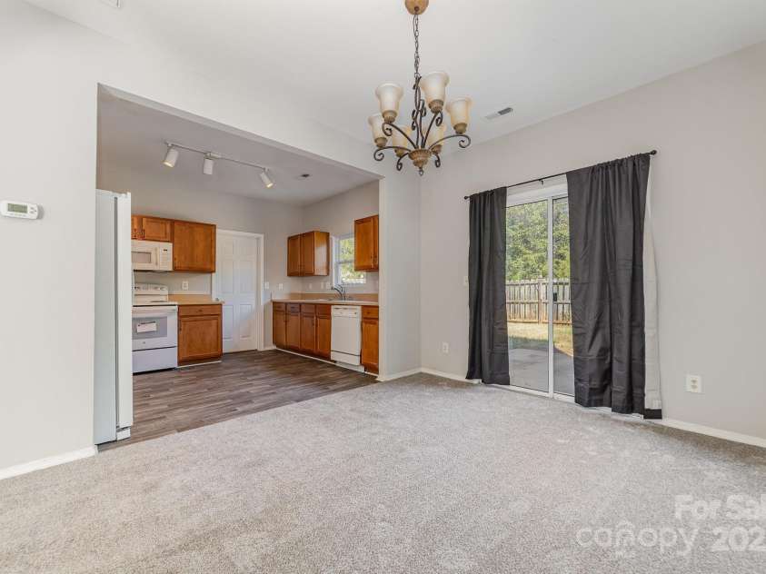 4803 Roxfield Lane, Charlotte, NC 28215.  MLS# CAR4189559, YatesRealty ID 2523. Dining Room