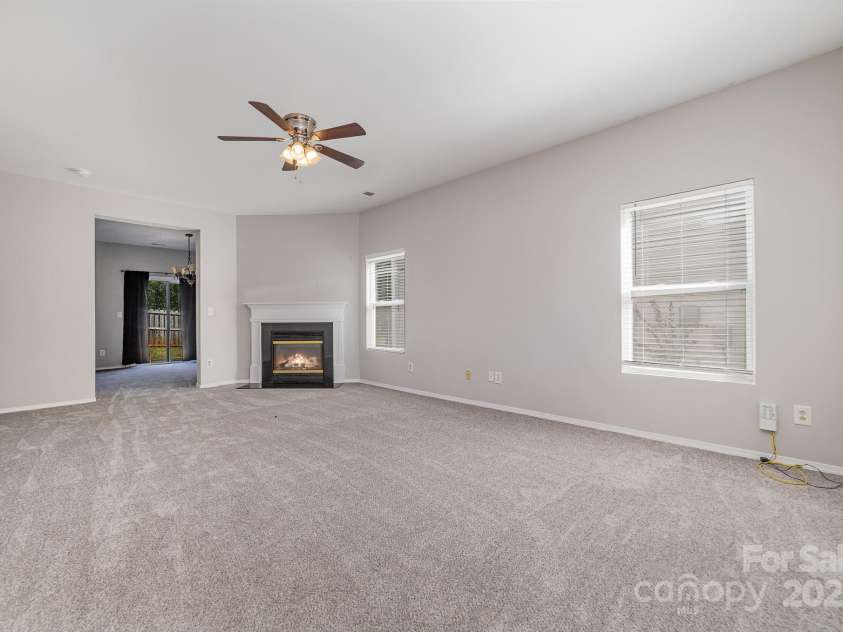 4803 Roxfield Lane, Charlotte, NC 28215.  MLS# CAR4189559, YatesRealty ID 2523. Family Room