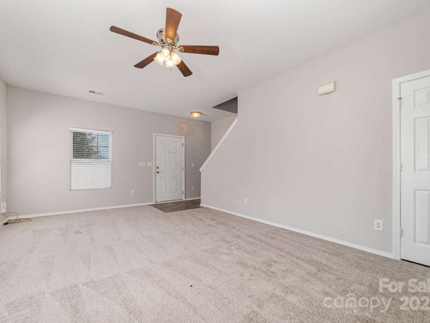 4803 Roxfield Lane, Charlotte, NC 28215.  MLS# CAR4189559, YatesRealty ID 2523. Family Room