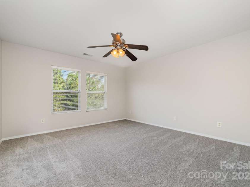 4803 Roxfield Lane, Charlotte, NC 28215.  MLS# CAR4189559, YatesRealty ID 2523. Primary Bedroom