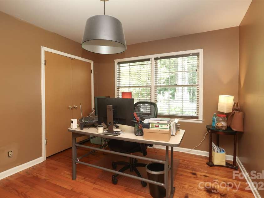 2443 Knickerbocker Drive, Charlotte, NC 28212.  MLS# CAR4261285, YatesRealty ID 25230. 