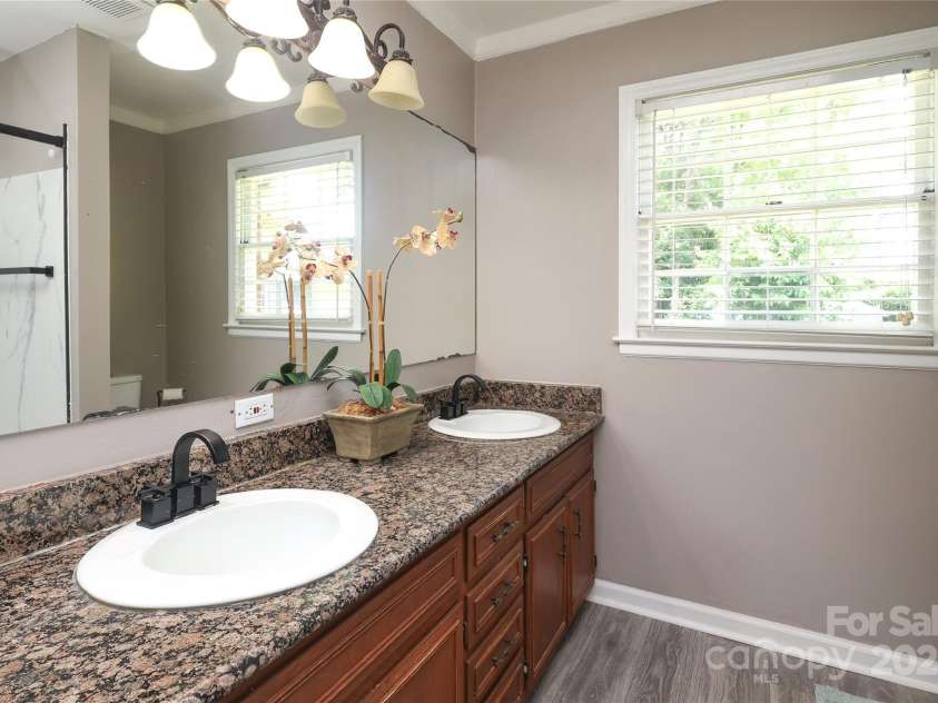 2443 Knickerbocker Drive, Charlotte, NC 28212.  MLS# CAR4261285, YatesRealty ID 25230. 