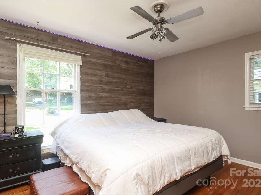 2443 Knickerbocker Drive, Charlotte, NC 28212.  MLS# CAR4261285, YatesRealty ID 25230. Owner Suite