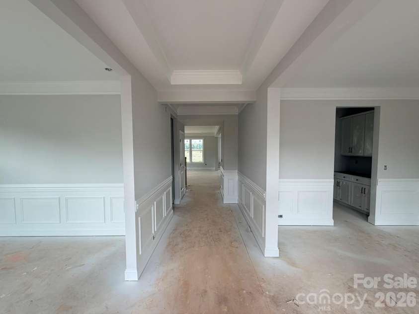 8012 James Query Road, Charlotte, NC 28227.  MLS# CAR4373107, YatesRealty ID 25230. Entryway