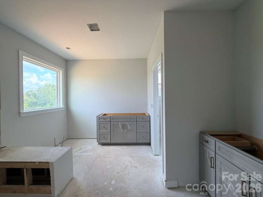 8012 James Query Road, Charlotte, NC 28227.  MLS# CAR4373107, YatesRealty ID 25230. Primary Bathroom