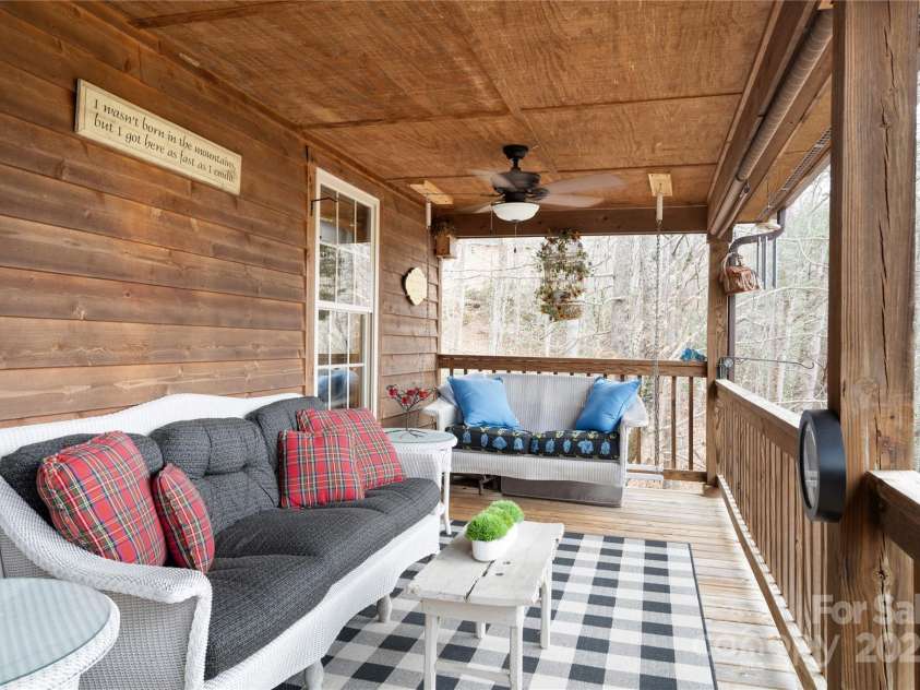 108 Pinnacle Road, Burnsville, NC 28714.  MLS# CAR4228730, YatesRealty ID 25231. 