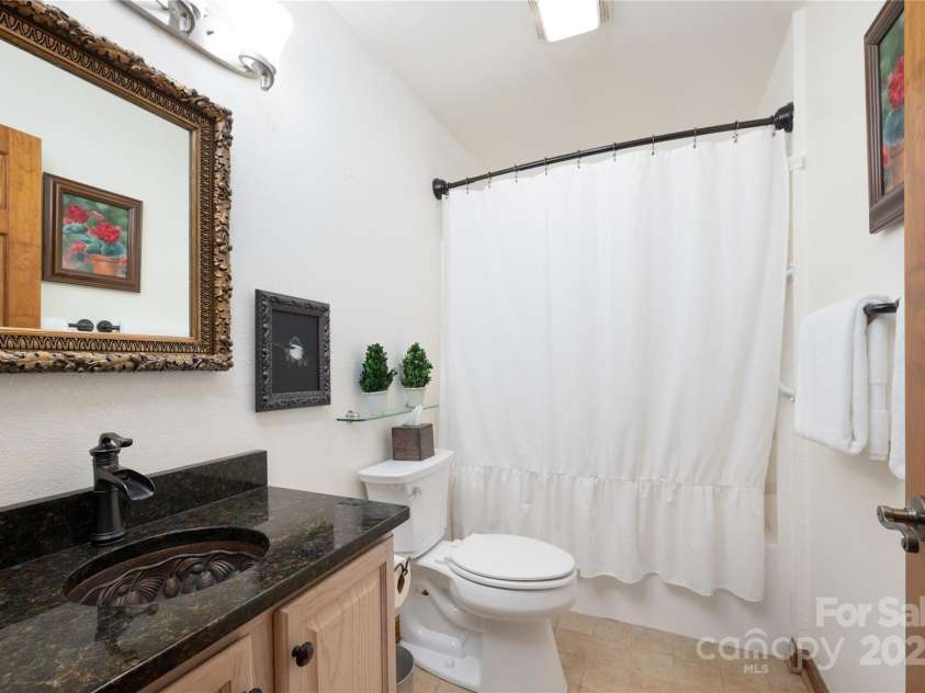 108 Pinnacle Road, Burnsville, NC 28714.  MLS# CAR4228730, YatesRealty ID 25231. Full Bath Main Floor