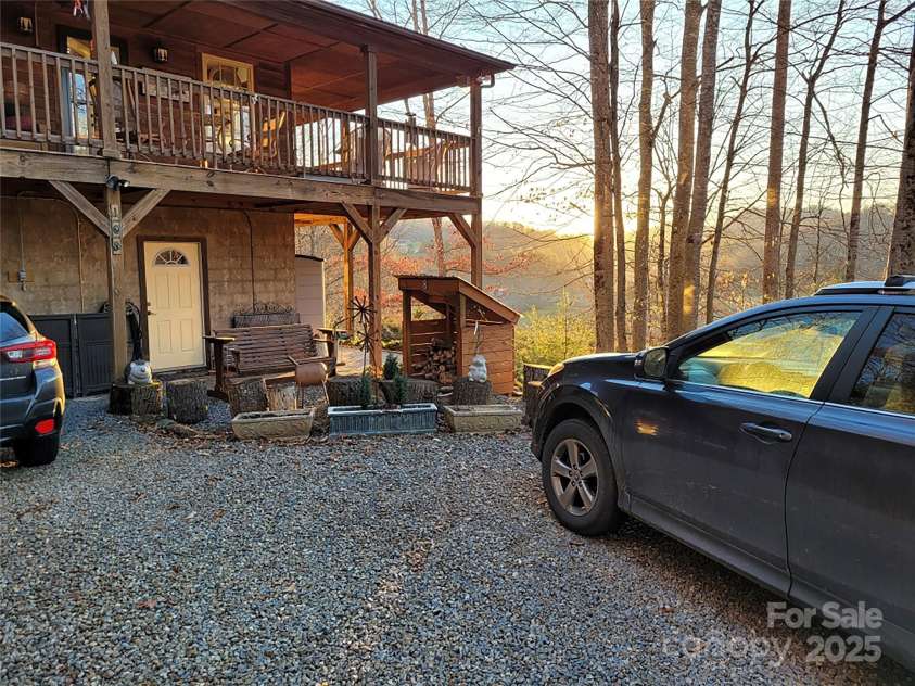 108 Pinnacle Road, Burnsville, NC 28714.  MLS# CAR4228730, YatesRealty ID 25231. Parking in front