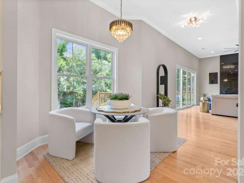 4015 Randolph Road, Charlotte, NC 28211.  MLS# CAR4268980, YatesRealty ID 25232. 