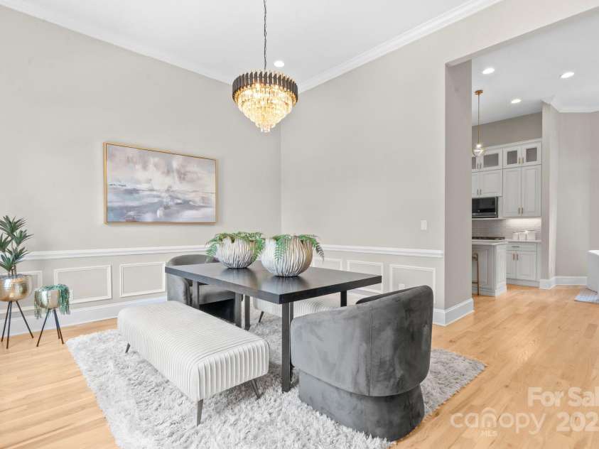 4015 Randolph Road, Charlotte, NC 28211.  MLS# CAR4268980, YatesRealty ID 25232. 