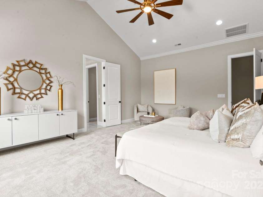 4015 Randolph Road, Charlotte, NC 28211.  MLS# CAR4268980, YatesRealty ID 25232. 