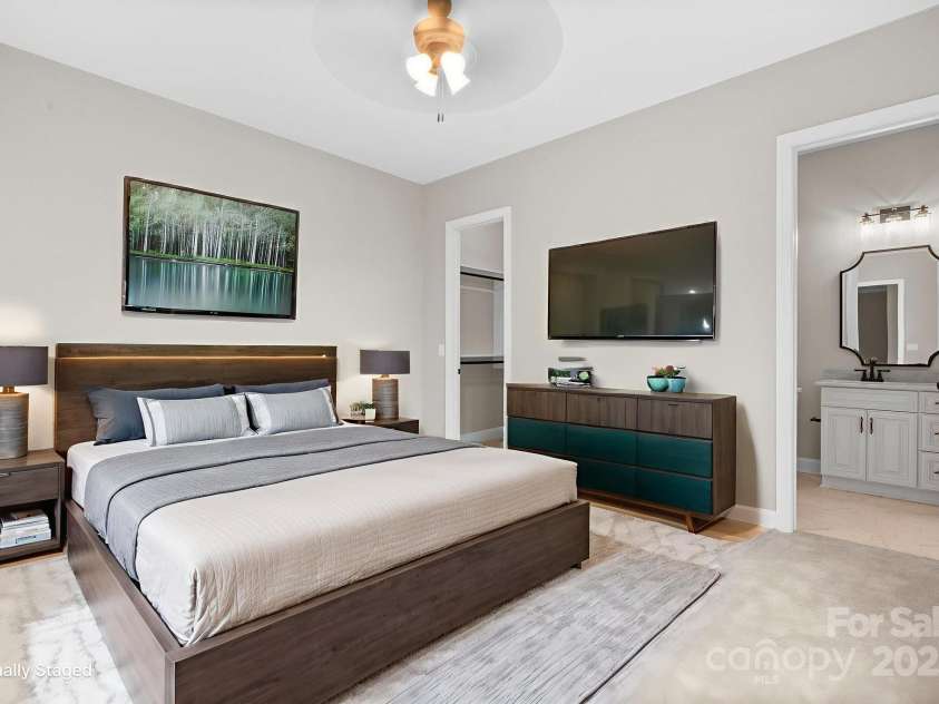 4015 Randolph Road, Charlotte, NC 28211.  MLS# CAR4268980, YatesRealty ID 25232. 