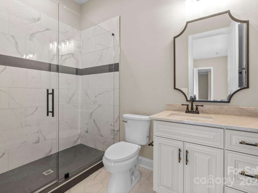 4015 Randolph Road, Charlotte, NC 28211.  MLS# CAR4268980, YatesRealty ID 25232. 