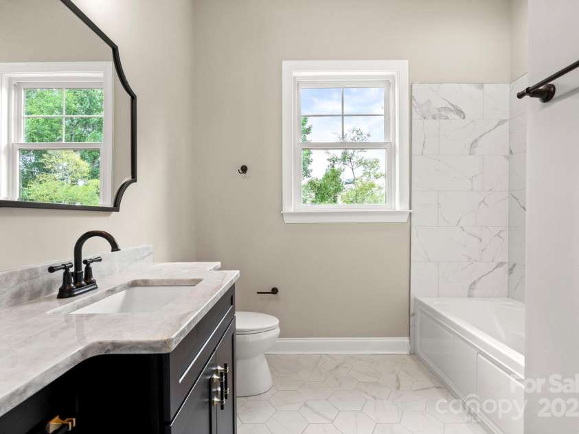 4015 Randolph Road, Charlotte, NC 28211.  MLS# CAR4268980, YatesRealty ID 25232. 
