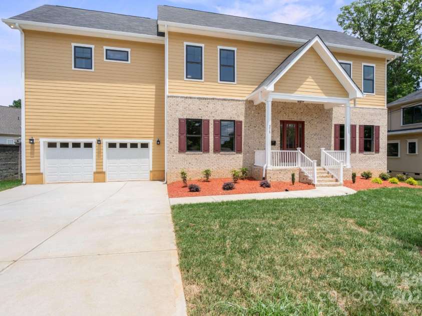 4015 Randolph Road, Charlotte, NC 28211.  MLS# CAR4268980, YatesRealty ID 25232. 