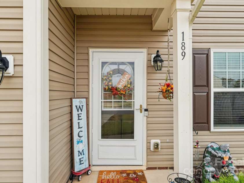 189 Fesperman Circle, Troutman, NC 28166.  MLS# CAR4318549, YatesRealty ID 25234. 