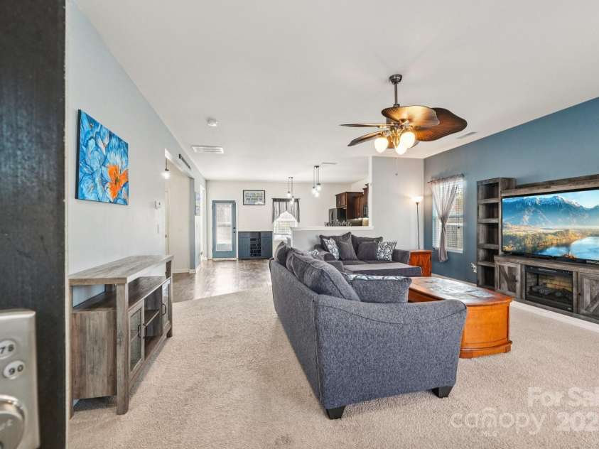 189 Fesperman Circle, Troutman, NC 28166.  MLS# CAR4318549, YatesRealty ID 25234. 