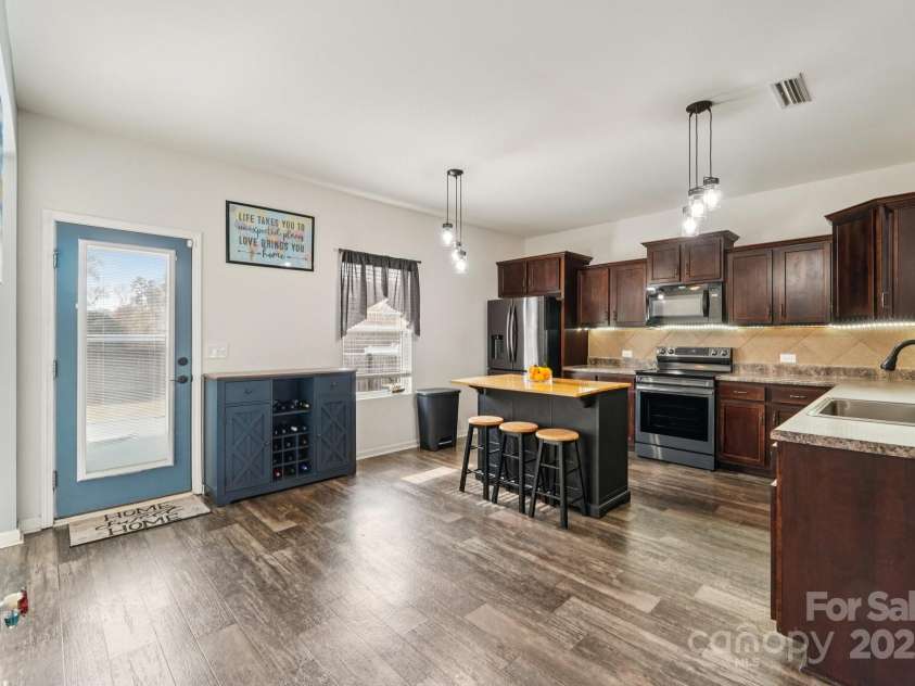 189 Fesperman Circle, Troutman, NC 28166.  MLS# CAR4318549, YatesRealty ID 25234. 