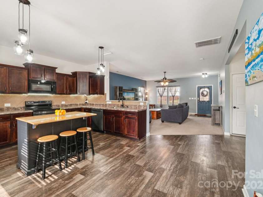 189 Fesperman Circle, Troutman, NC 28166.  MLS# CAR4318549, YatesRealty ID 25234. 