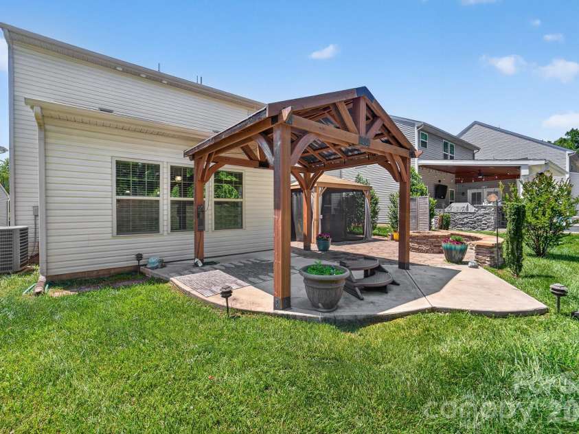3338 Cord Oak Court, Gastonia, NC 28056.  MLS# CAR4385770, YatesRealty ID 25234. 