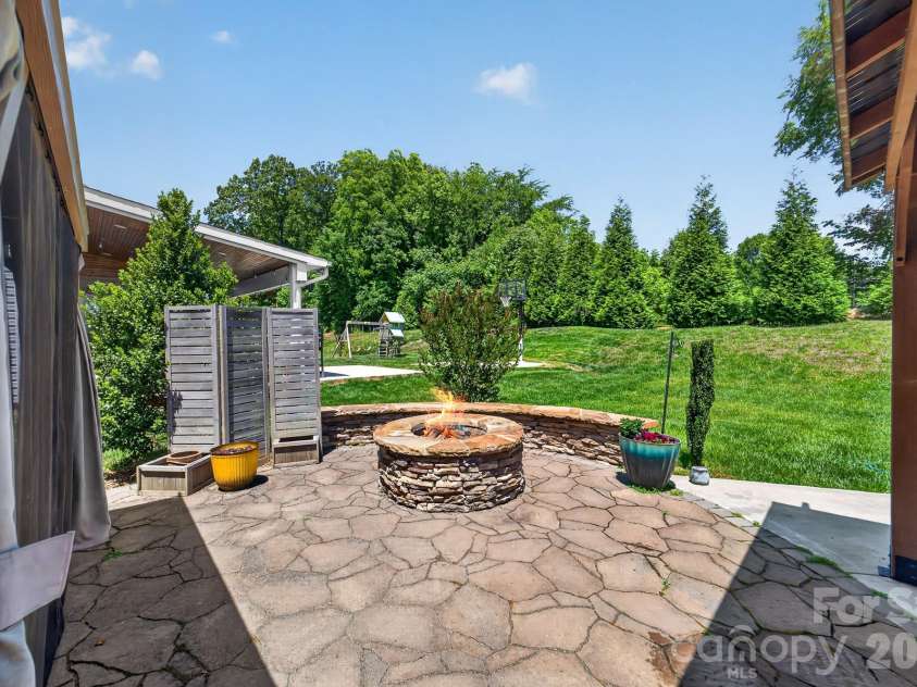 3338 Cord Oak Court, Gastonia, NC 28056.  MLS# CAR4385770, YatesRealty ID 25234. 