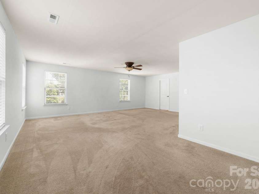 3338 Cord Oak Court, Gastonia, NC 28056.  MLS# CAR4385770, YatesRealty ID 25234. Primary Bedroom Sitting Area