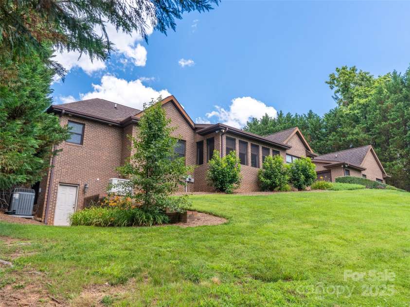5 Reynolds Place, Asheville, NC 28804.  MLS# CAR4243705, YatesRealty ID 25235. Generac whole house generator
