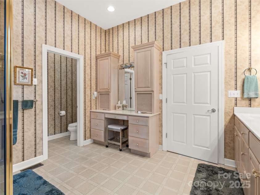 5 Reynolds Place, Asheville, NC 28804.  MLS# CAR4243705, YatesRealty ID 25235. Separate toilet room