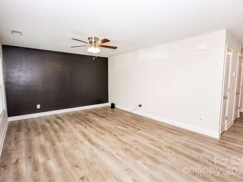 506 Broadway Court, Statesville, NC 28677.  MLS# CAR4272852, YatesRealty ID 25236. 