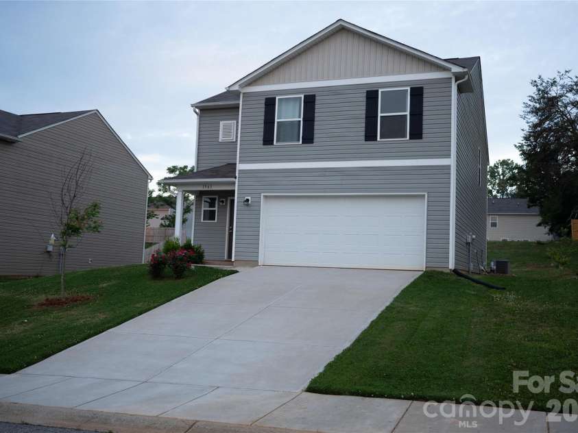 1563 Catskill Way, Newton, NC 28658.  MLS# CAR4386007, YatesRealty ID 25237. 