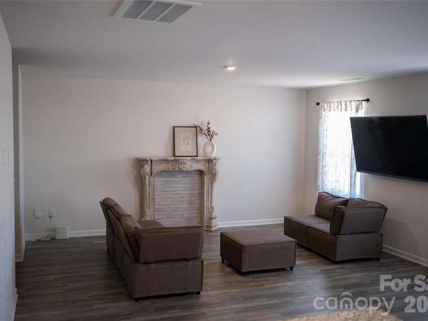 1563 Catskill Way, Newton, NC 28658.  MLS# CAR4386007, YatesRealty ID 25237. 