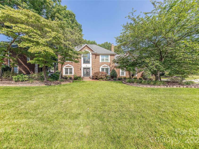 3100 Shady Grove Lane, Matthews, NC 28104.  MLS# CAR4278146, YatesRealty ID 25238. 