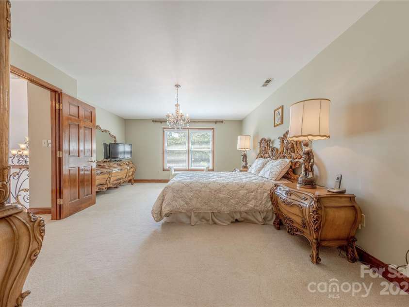 3100 Shady Grove Lane, Matthews, NC 28104.  MLS# CAR4278146, YatesRealty ID 25238. 