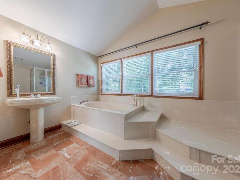 3100 Shady Grove Lane, Matthews, NC 28104.  MLS# CAR4278146, YatesRealty ID 25238. 