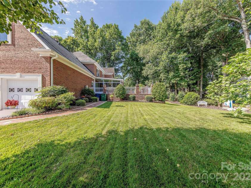3100 Shady Grove Lane, Matthews, NC 28104.  MLS# CAR4278146, YatesRealty ID 25238. 
