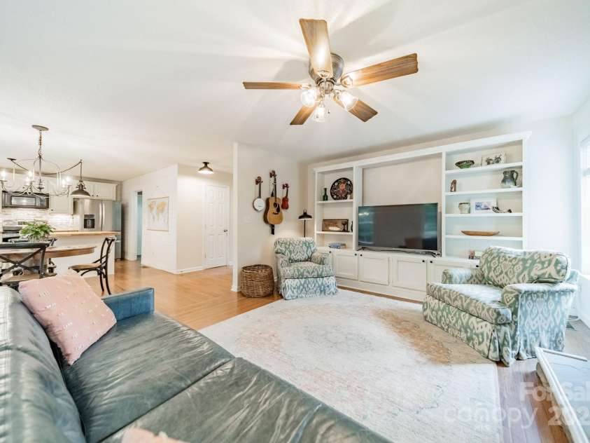 1594 High Ridge Drive, Stanley, NC 28164.  MLS# CAR4279439, YatesRealty ID 25239. Family Room